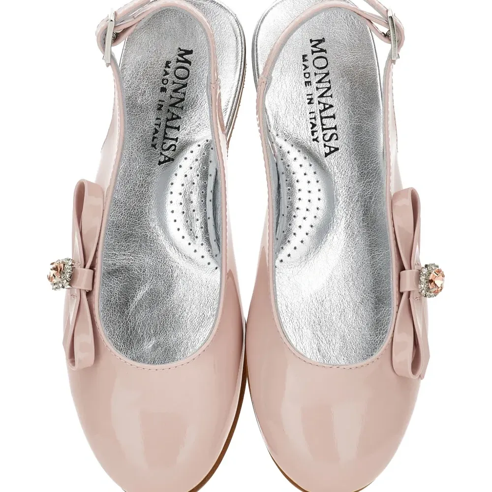 Босоножки с ремешком на пятке и бантом