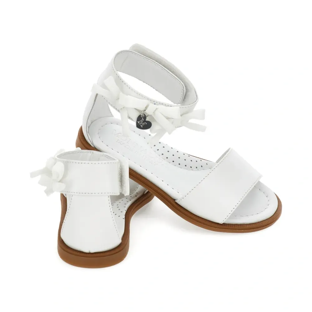 Босоножки с подвесками