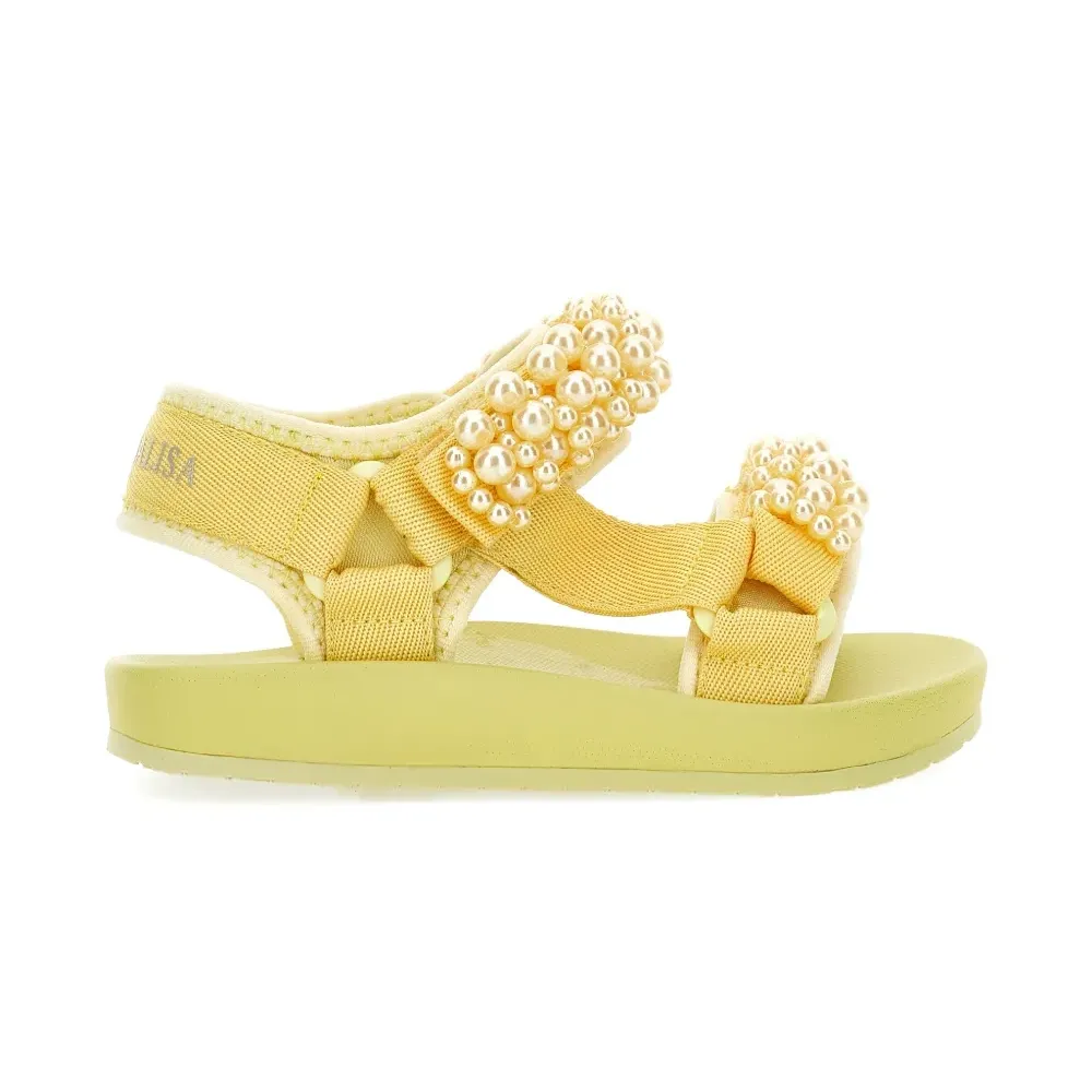 Босоножки с искусственным жемчугом