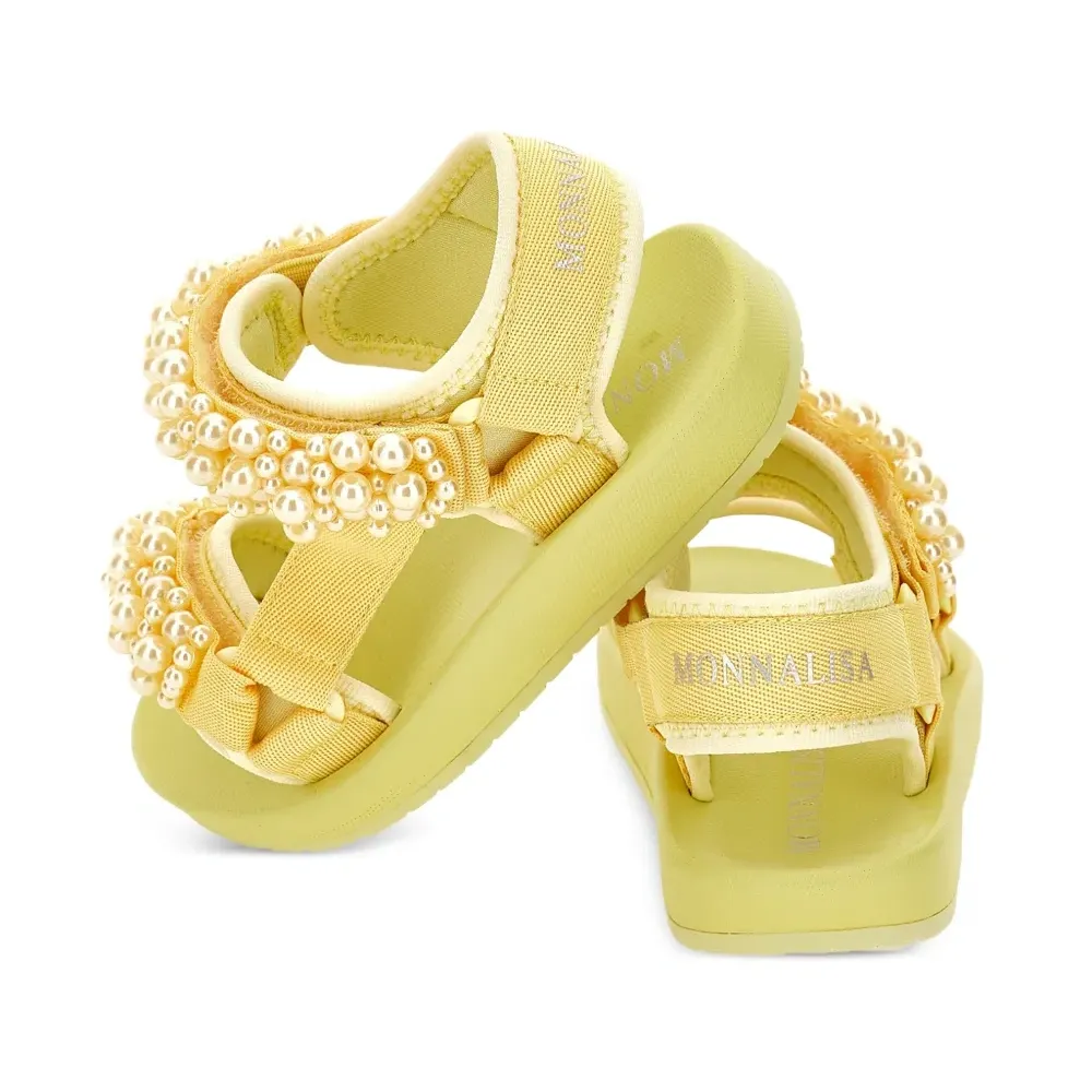 Босоножки с искусственным жемчугом