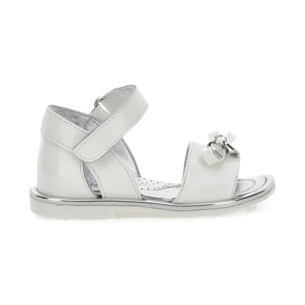 Босоножки с бантами