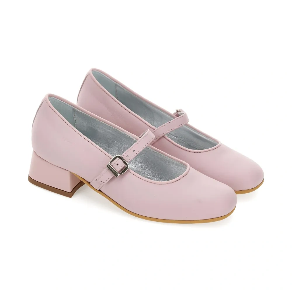 Балетки с пряжками на ремешках