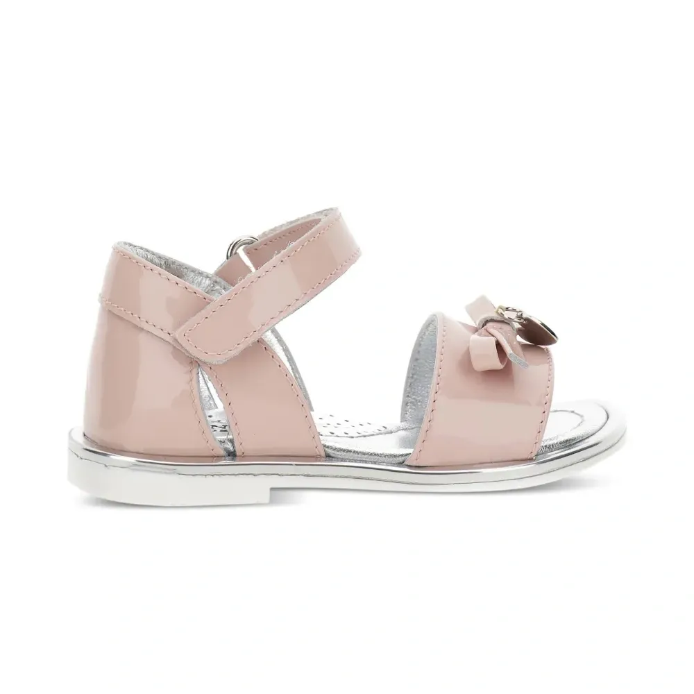 Босоножки с бантами