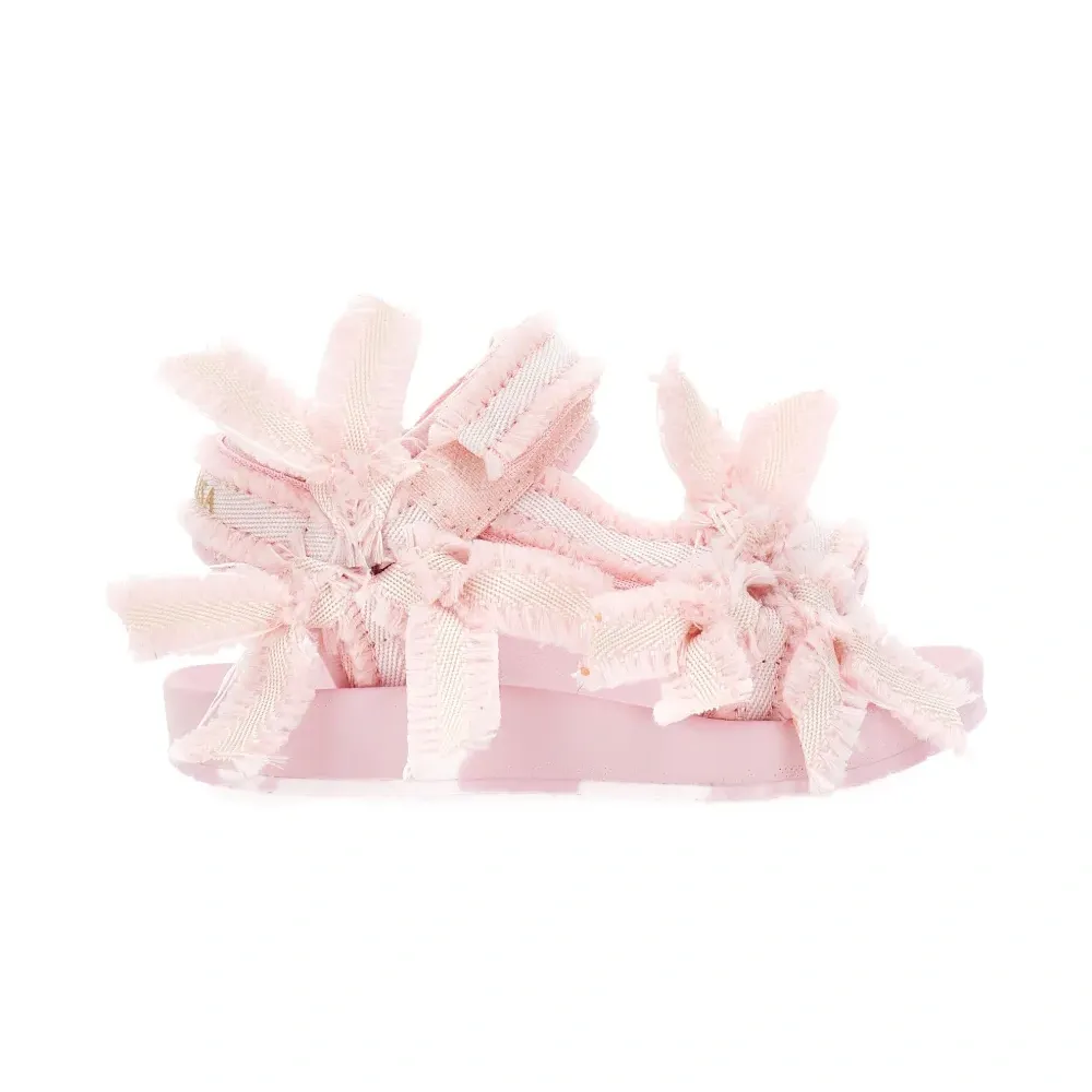 Босоножки с бантами и бахромой Босоножки с бантами и бахромой