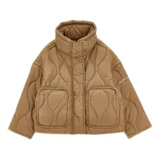 Стеганая куртка с высоким воротником Стеганая куртка с высоким воротником