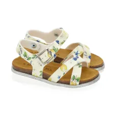 Босоножки с пряжками