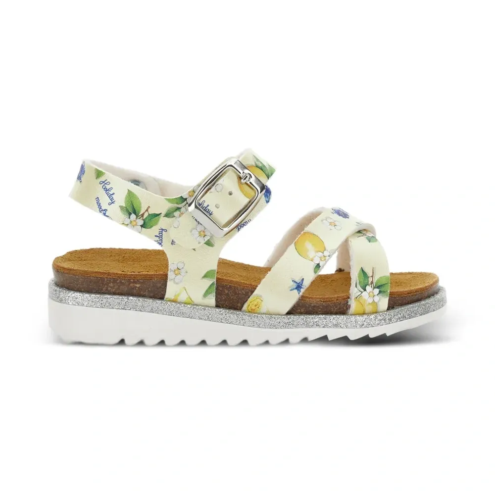 Босоножки с пряжками