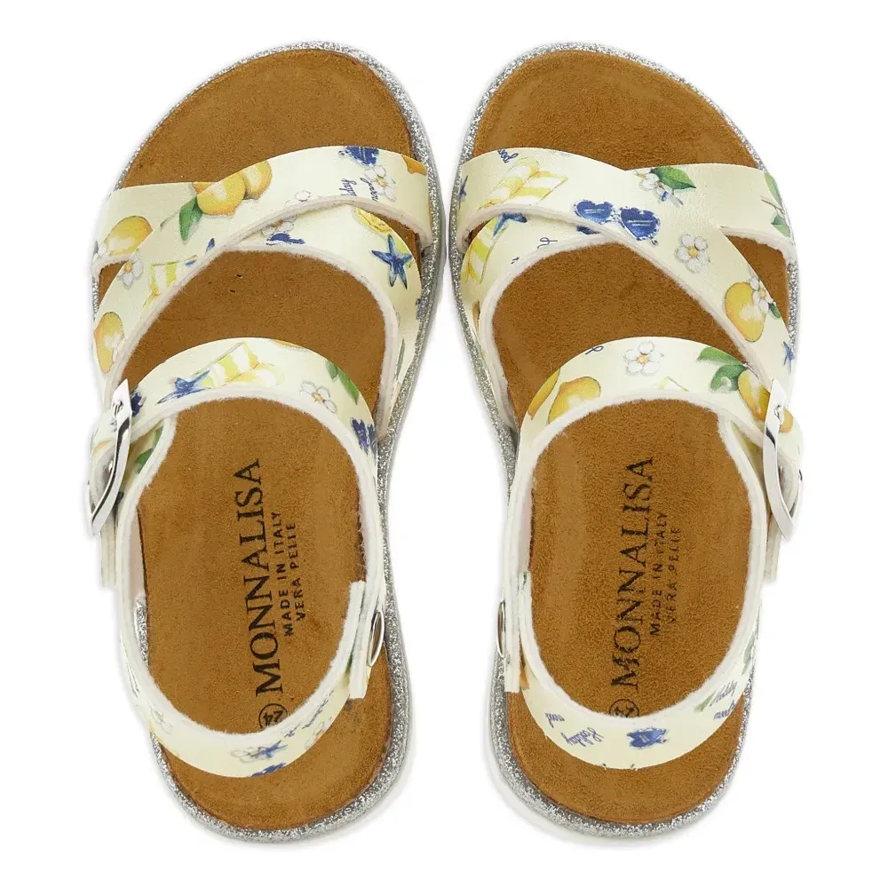 Босоножки с пряжками