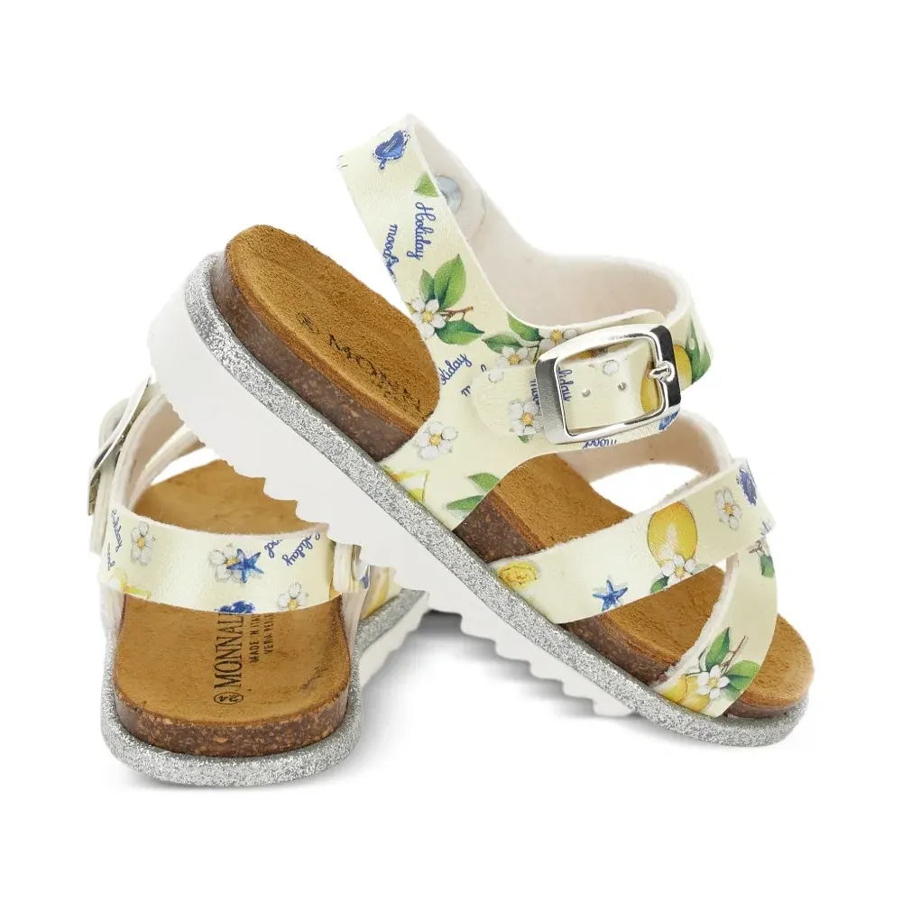 Босоножки с пряжками