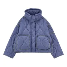 Стеганая куртка с карманами Стеганая куртка с карманами