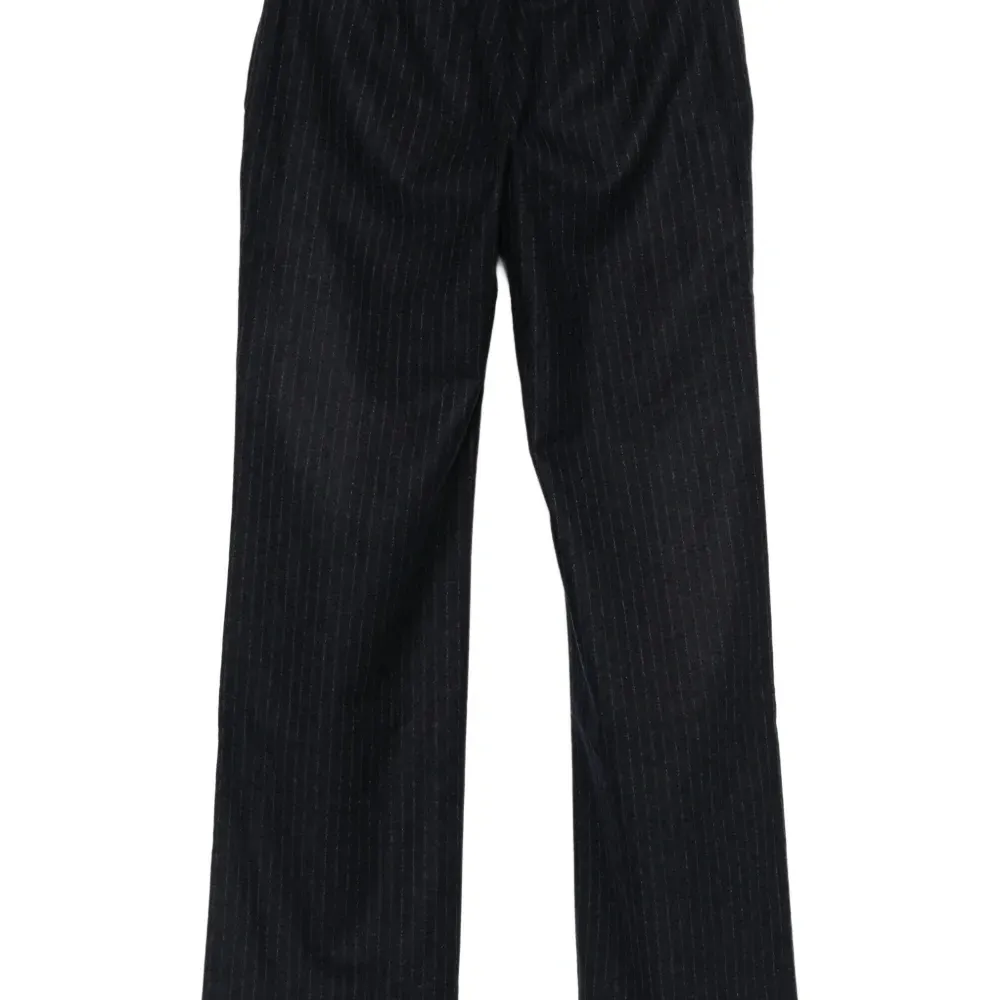 Брюки в тонкую полоску