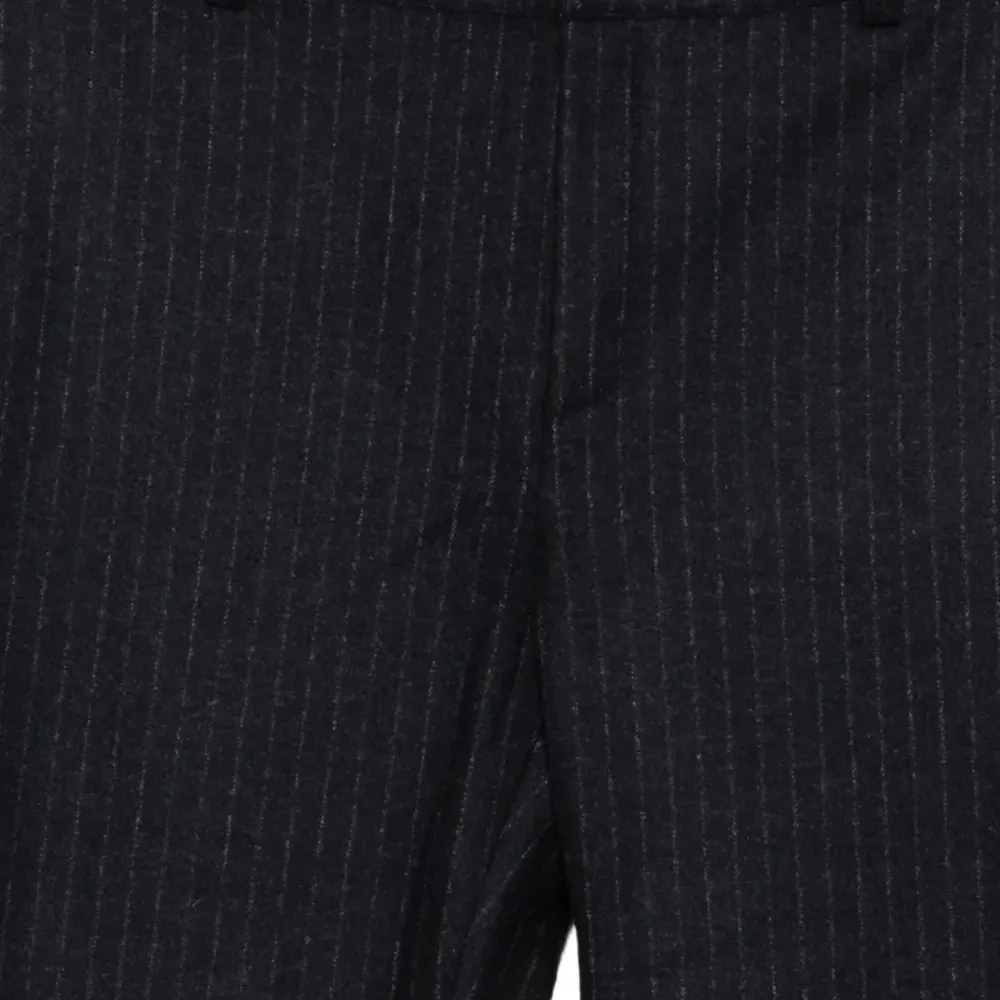 Брюки в тонкую полоску