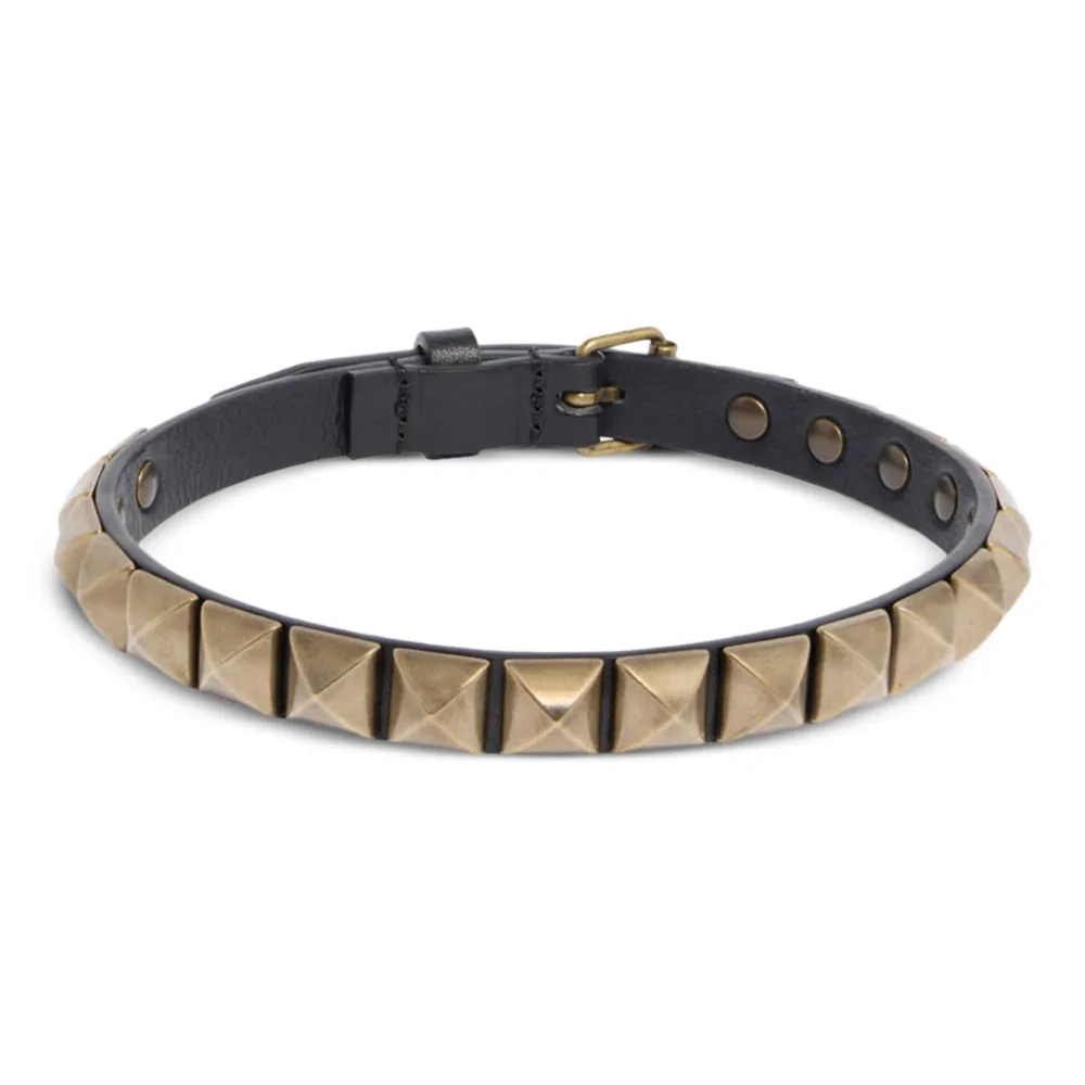 Колье с заклепками