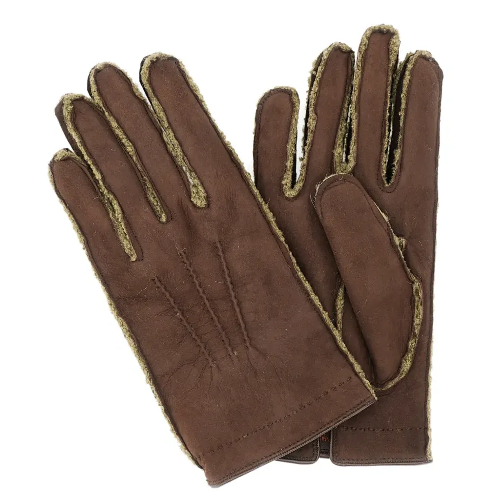 Перчатки с контрастной отделкой