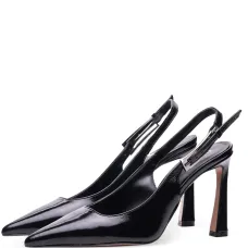 Балетки с заостренным носком и пряжками