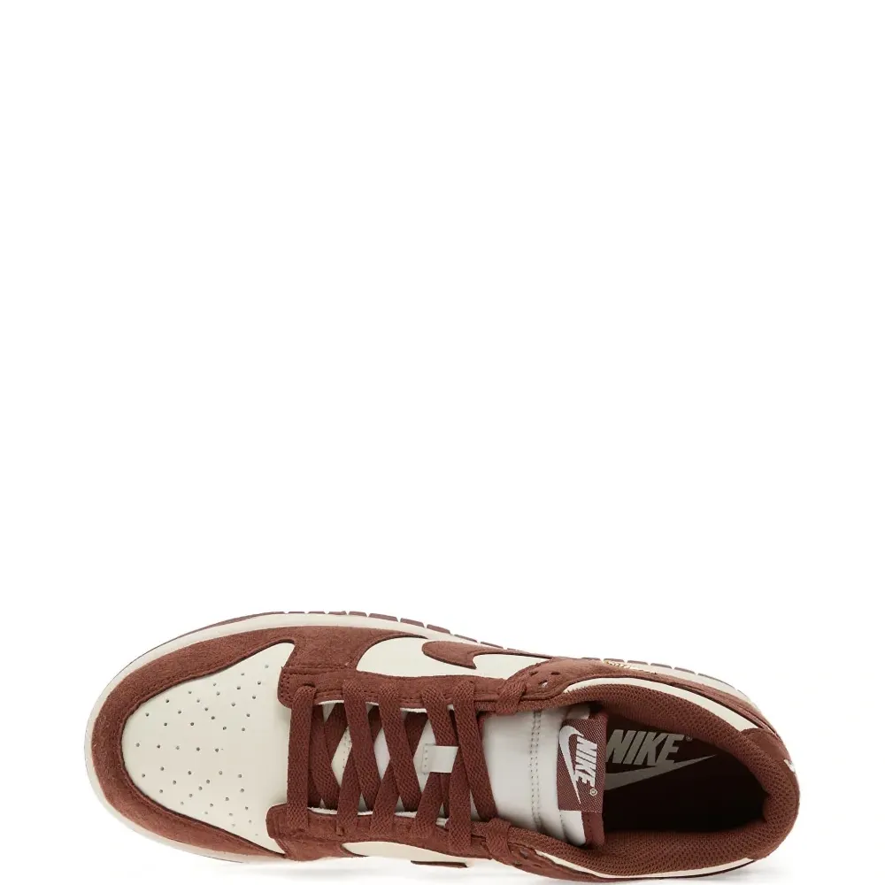 Кроссовки Dunk Low на шнуровке