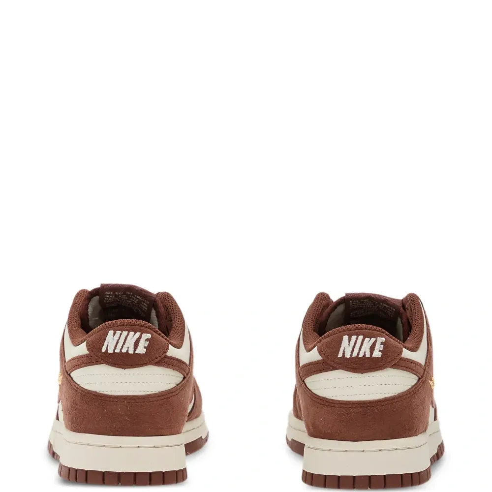 Кроссовки Dunk Low на шнуровке