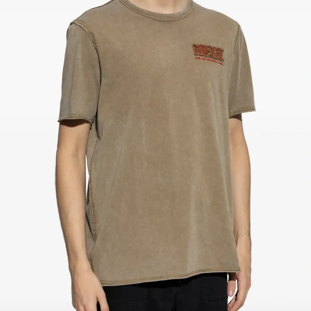 Футболка T-RAWJUST-V1 с необработанным краем