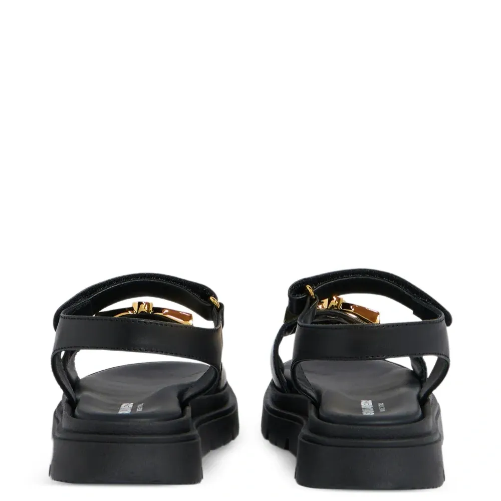 Босоножки с логотипом