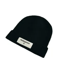 Шапка бини с нашивкой-логотипом