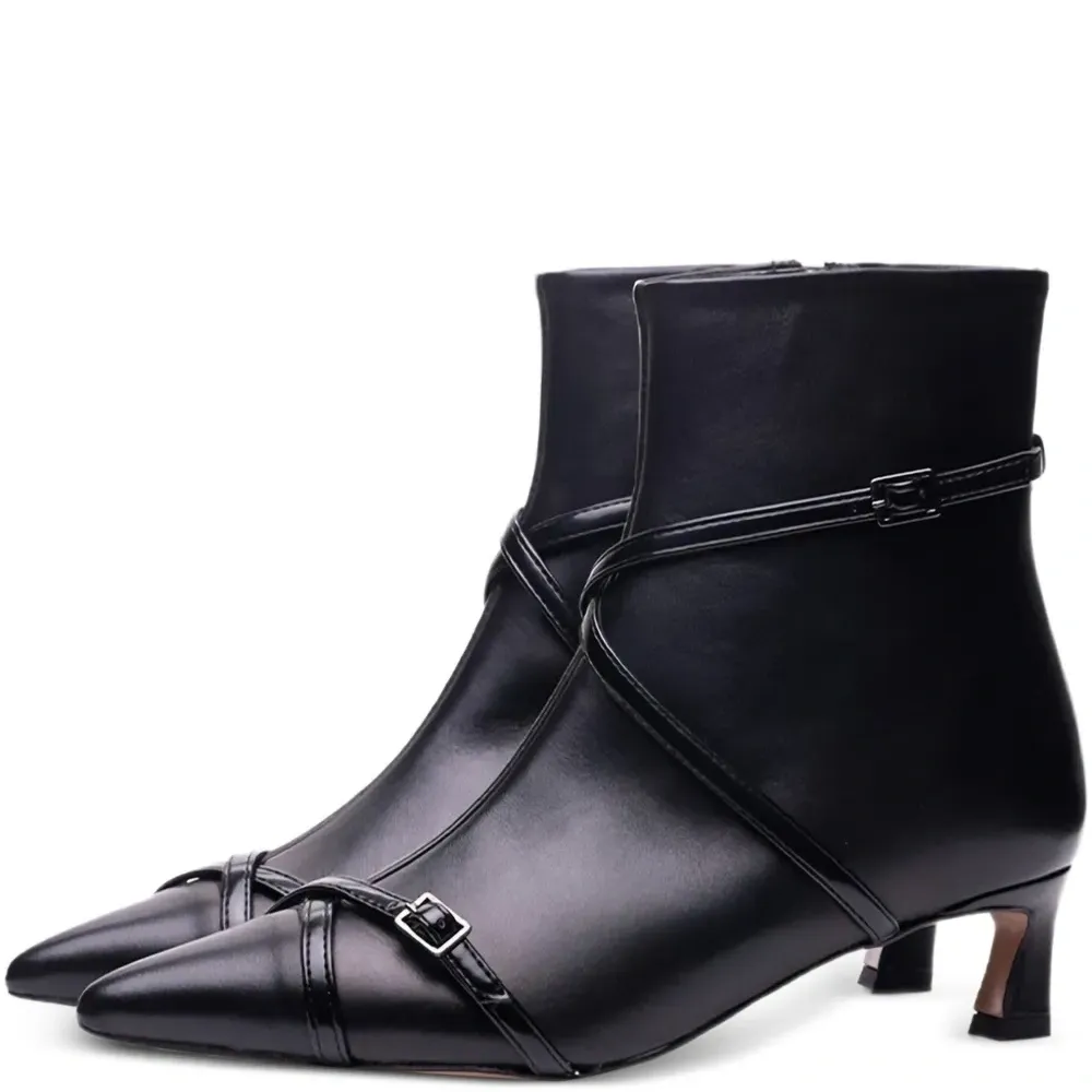 Ботинки с пряжками