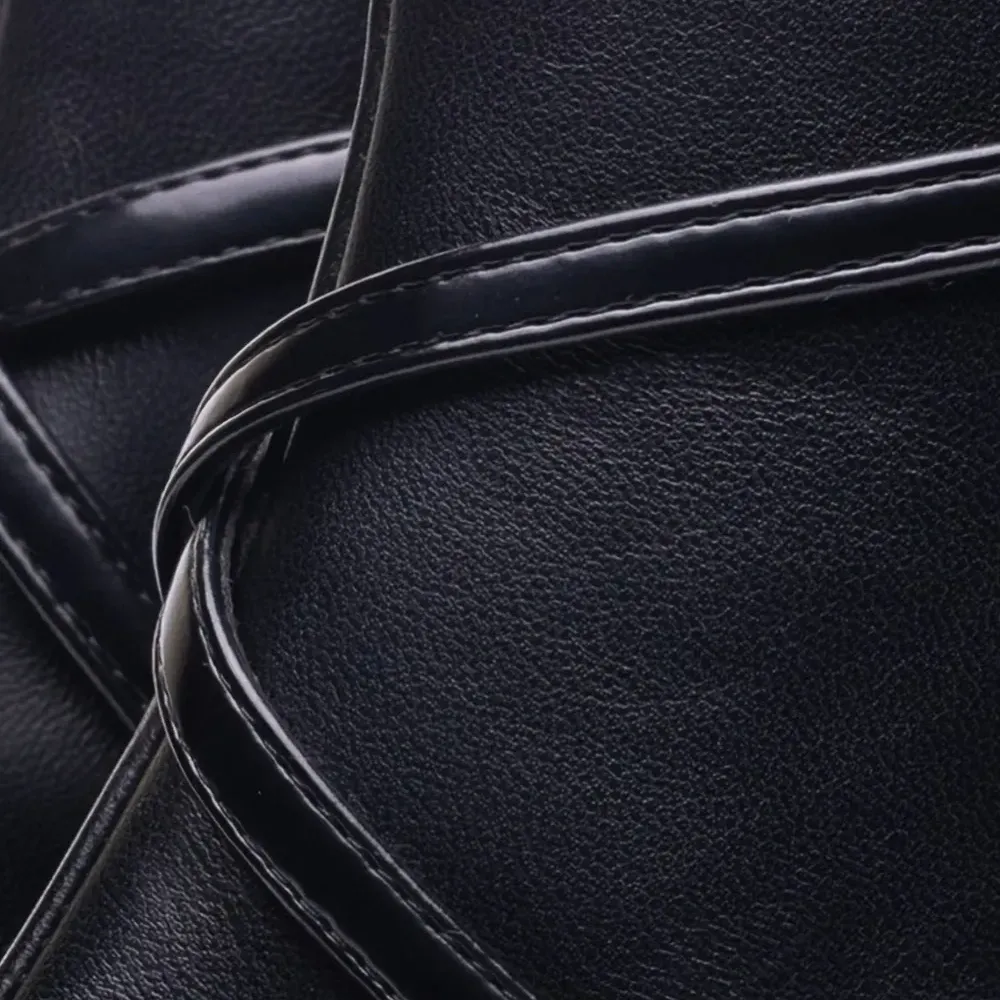 Ботинки с пряжками