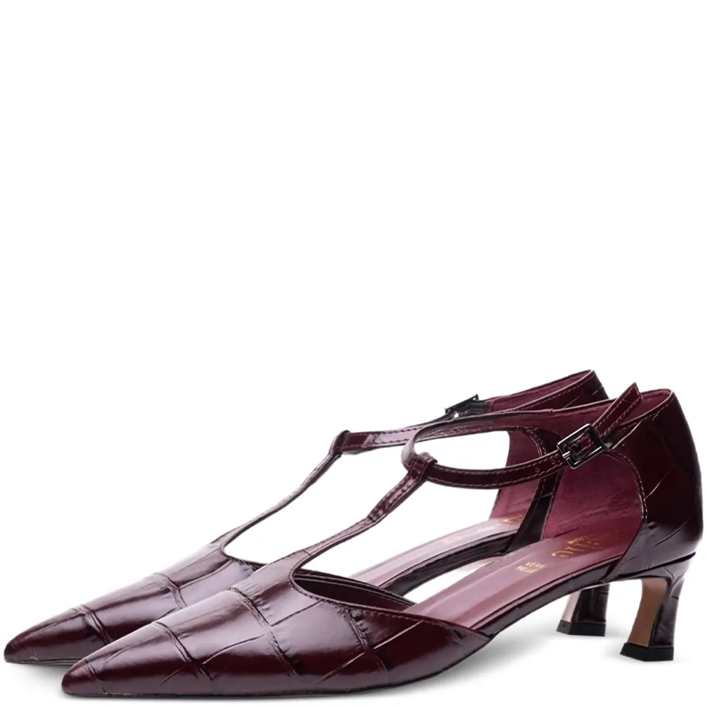 Туфли с заостренным носком