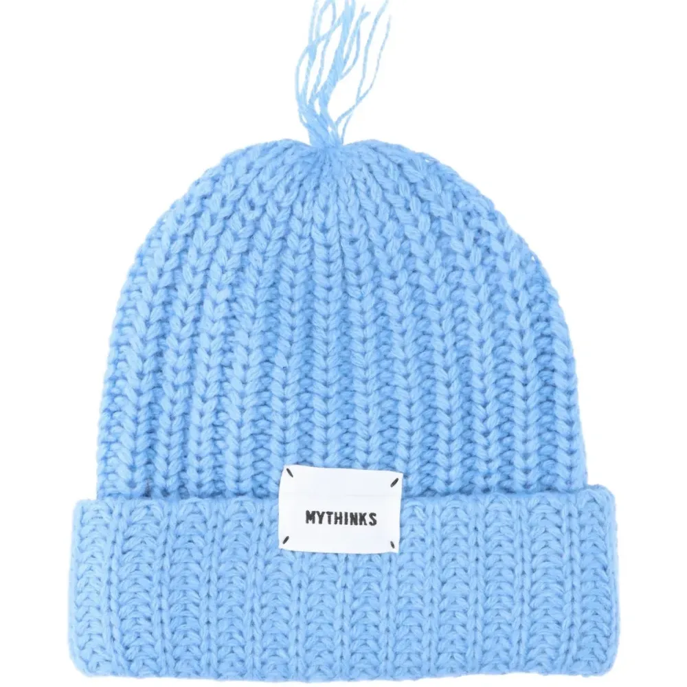 Шапка бини с нашивкой-логотипом