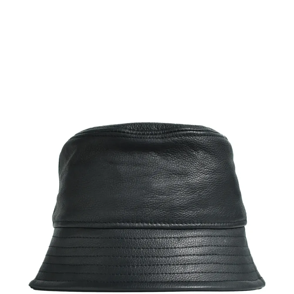 Кожаная панама с тисненым логотипом