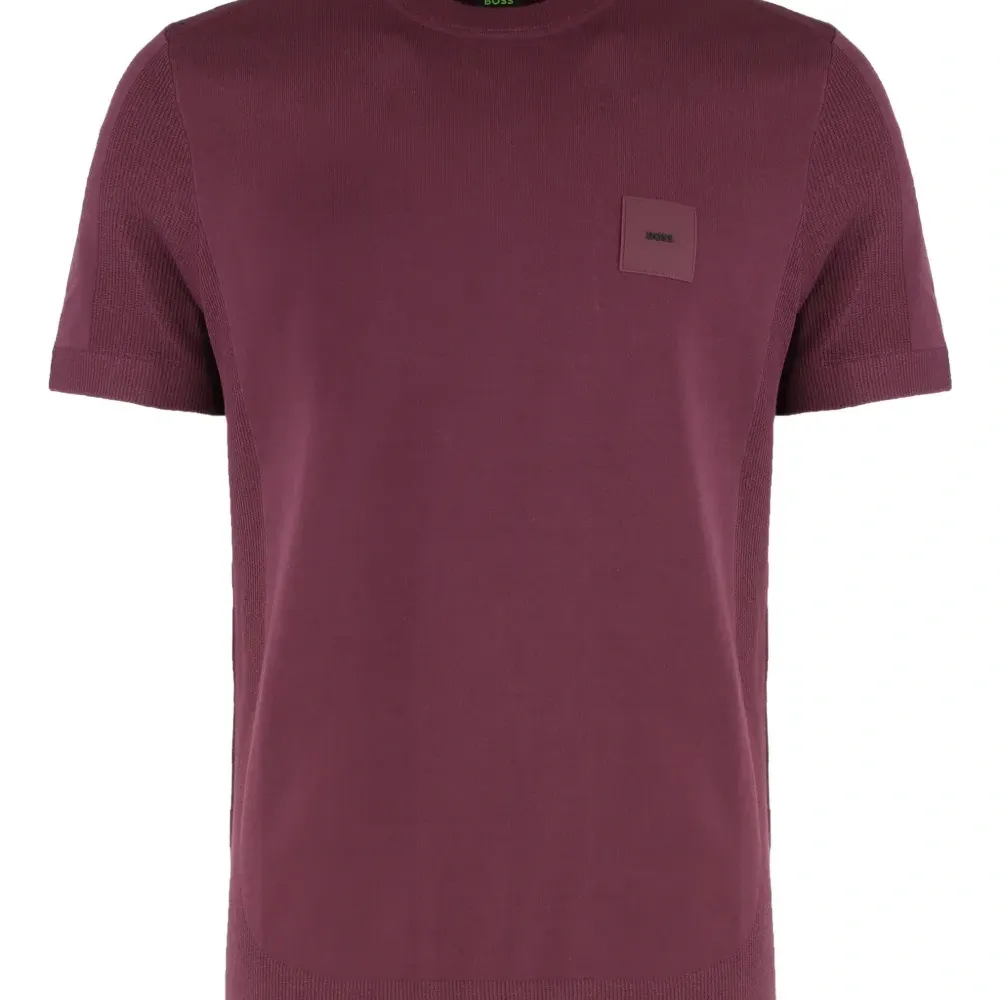 Футболка с круглым вырезом