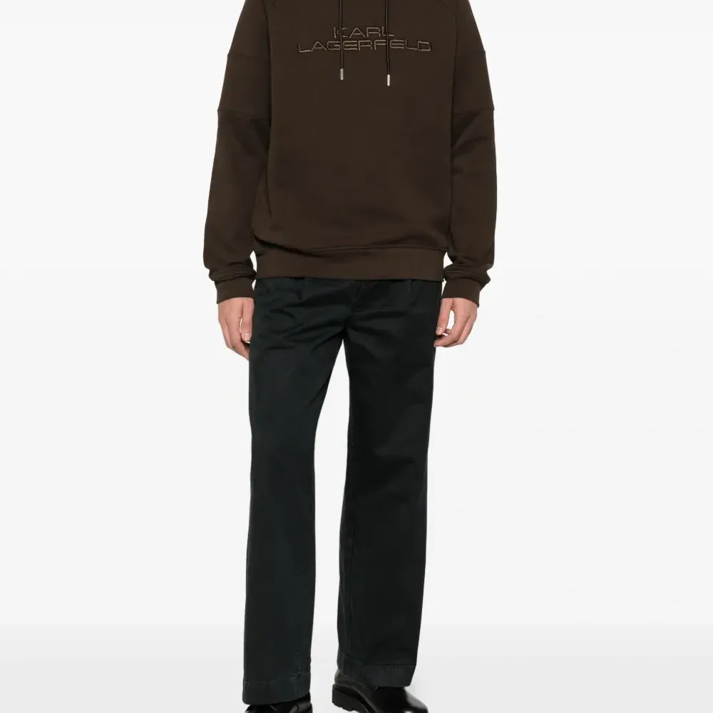 Худи с вышитым логотипом