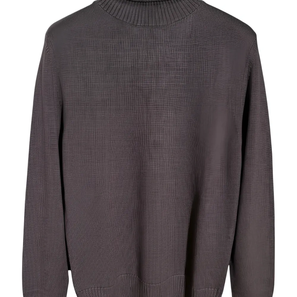 Тонкий вязаный джемпер