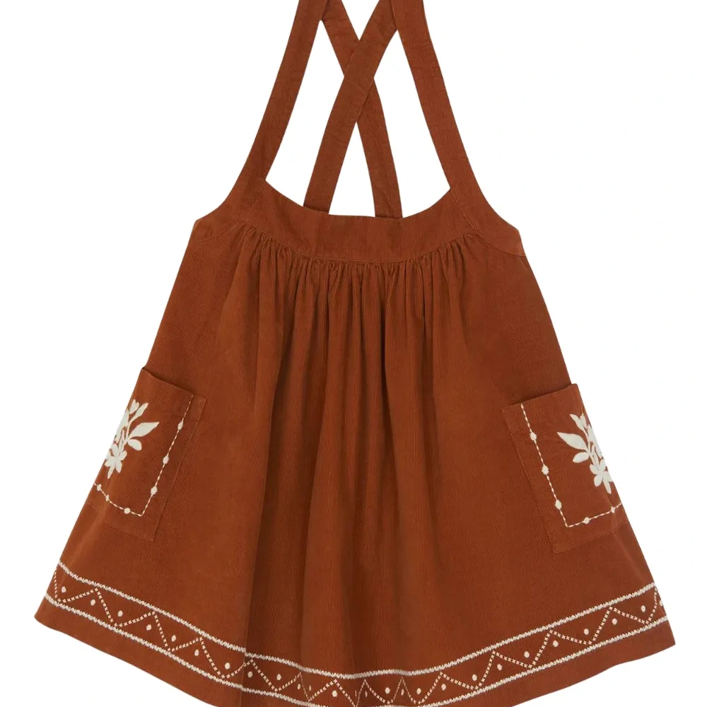 Платье с вышитым карманом