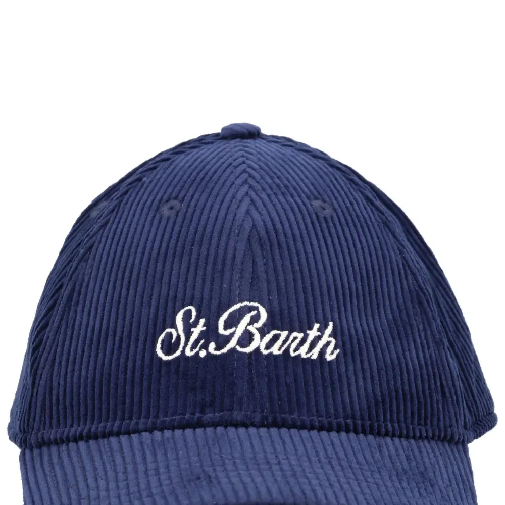 Бейсболка из вельвета с вышивкой