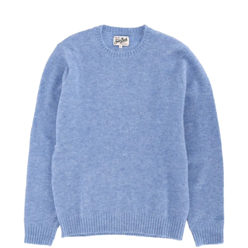 Свитер с круглым вырезом