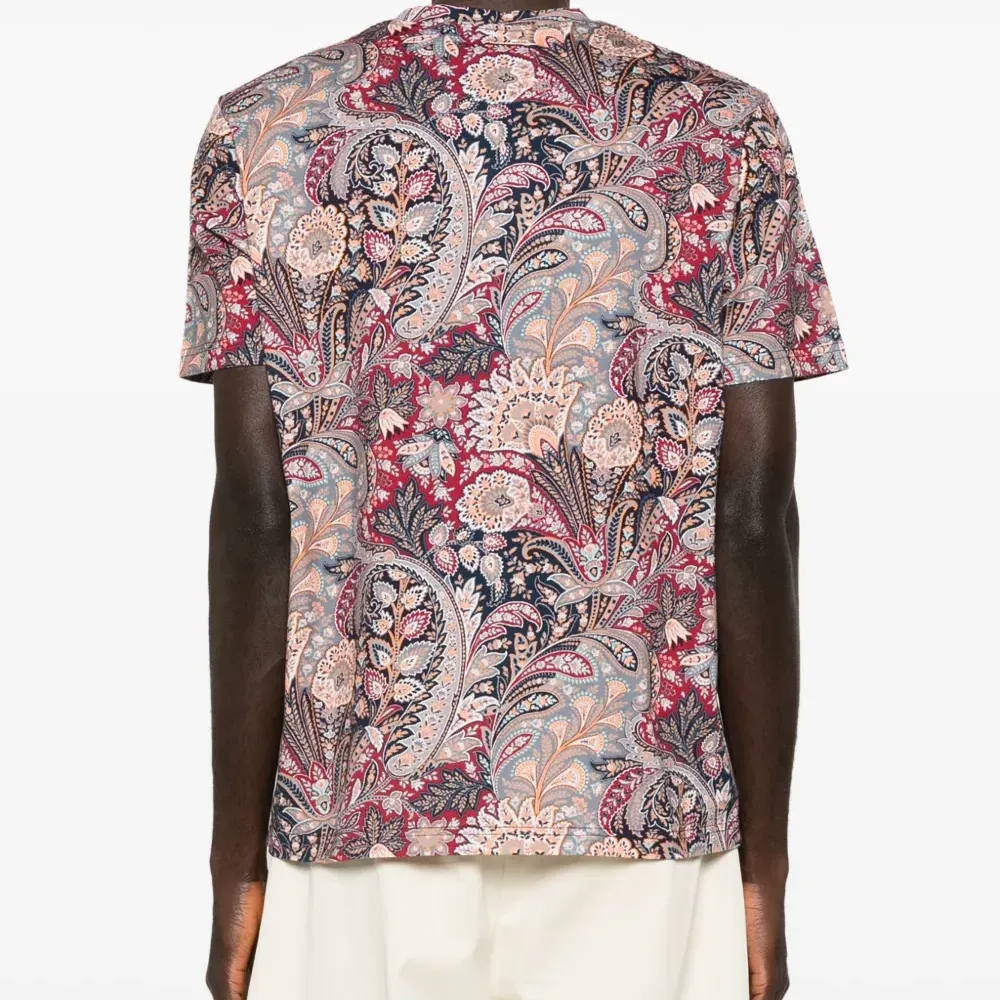 Футболка с принтом «пейсли»