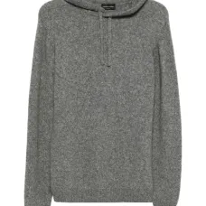 Вязаный свитер с капюшоном