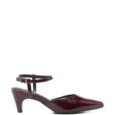 Туфли-лодочки с заострённым носком