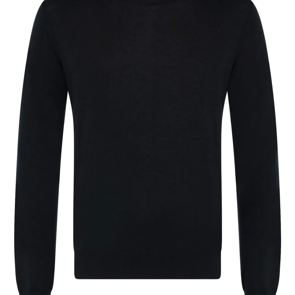 Свитер в рубчик с круглым вырезом