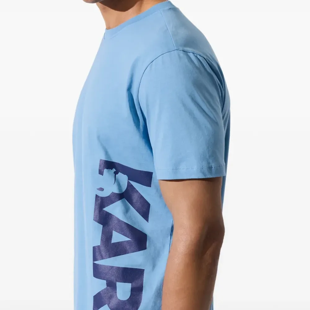 Футболка с логотипом