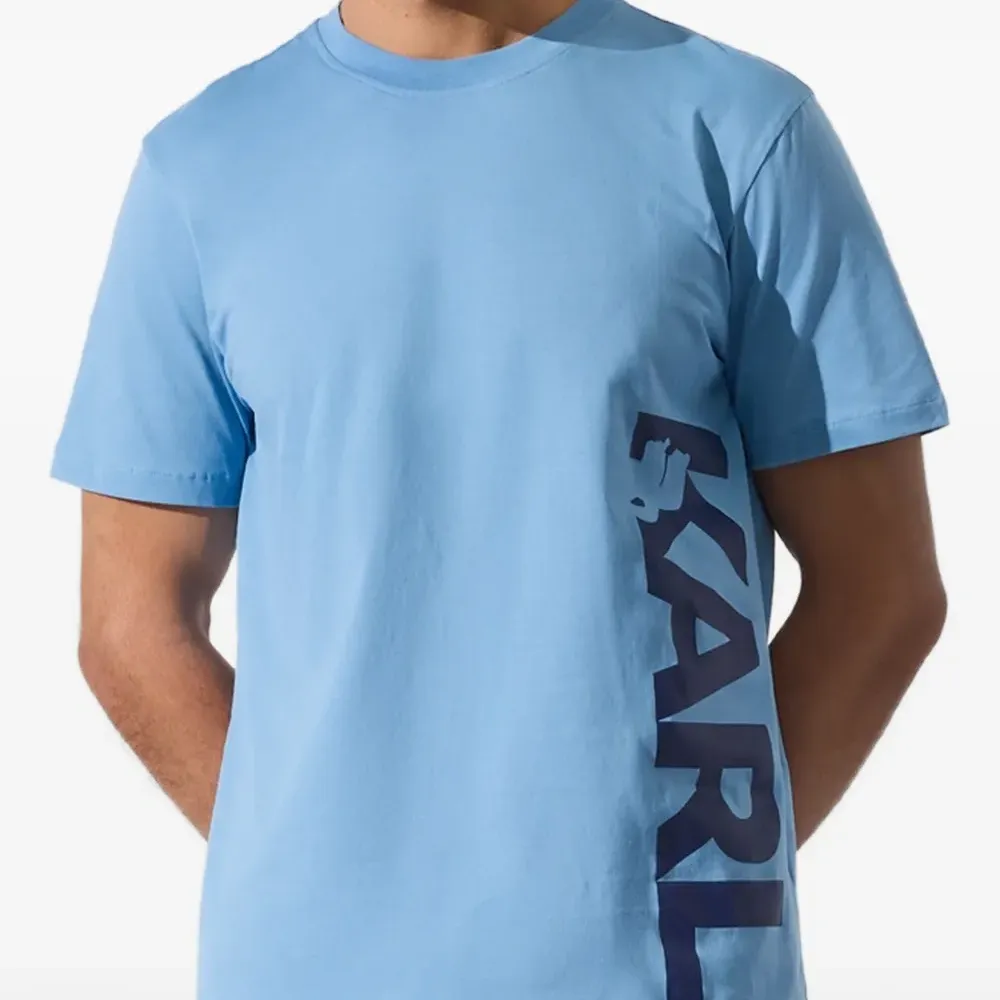 Футболка с логотипом