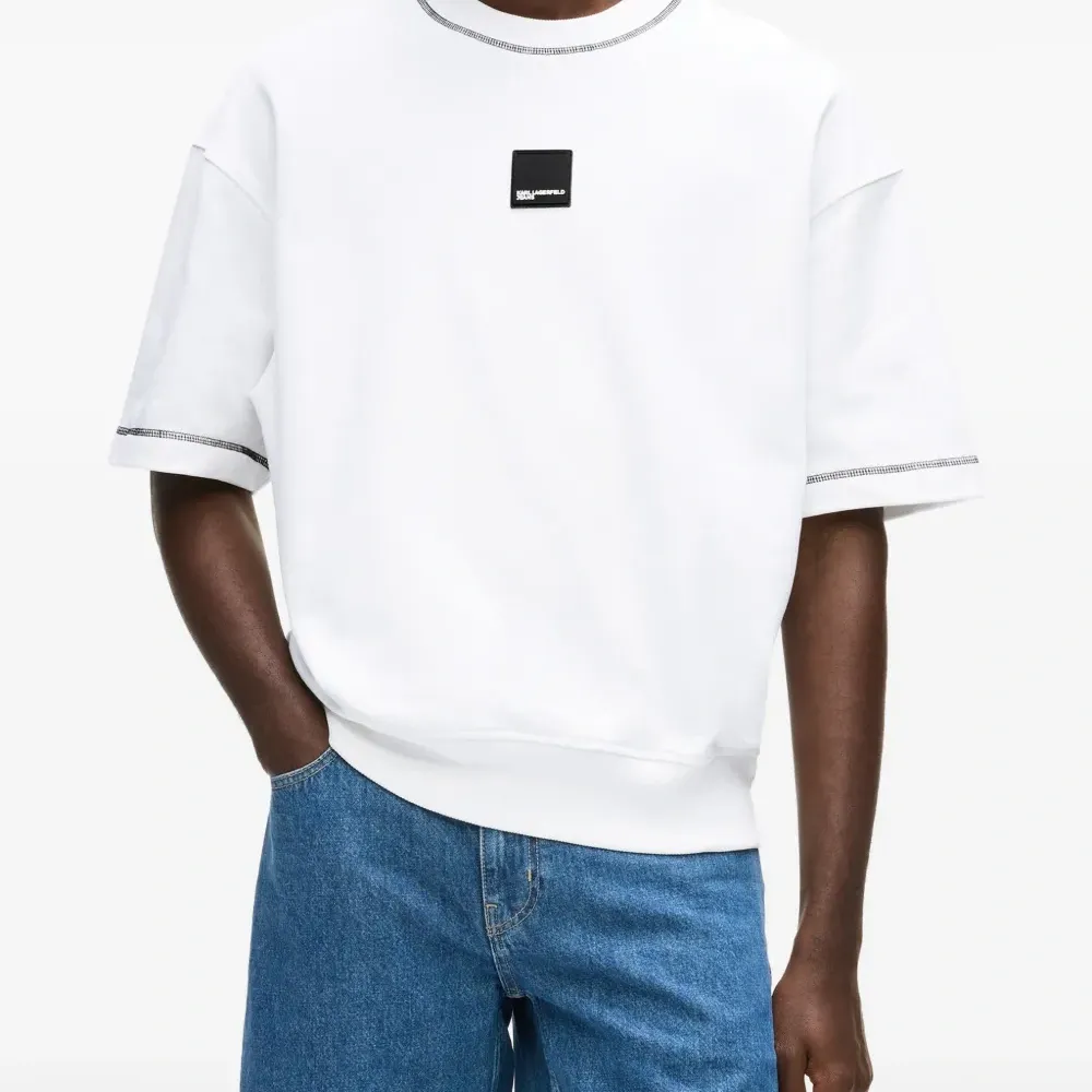 Футболка с круглым вырезом