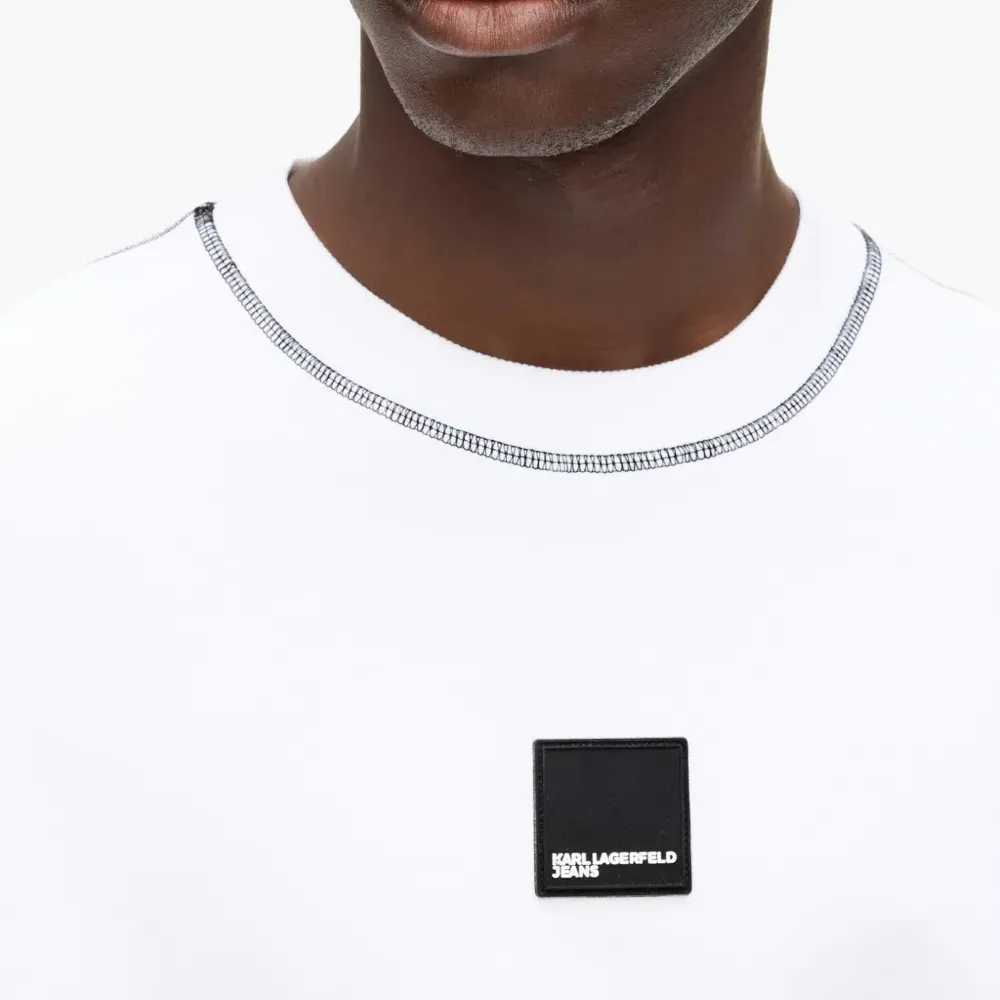 Футболка с круглым вырезом