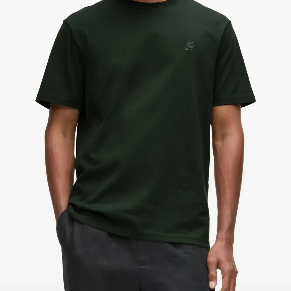 Футболка с логотипом