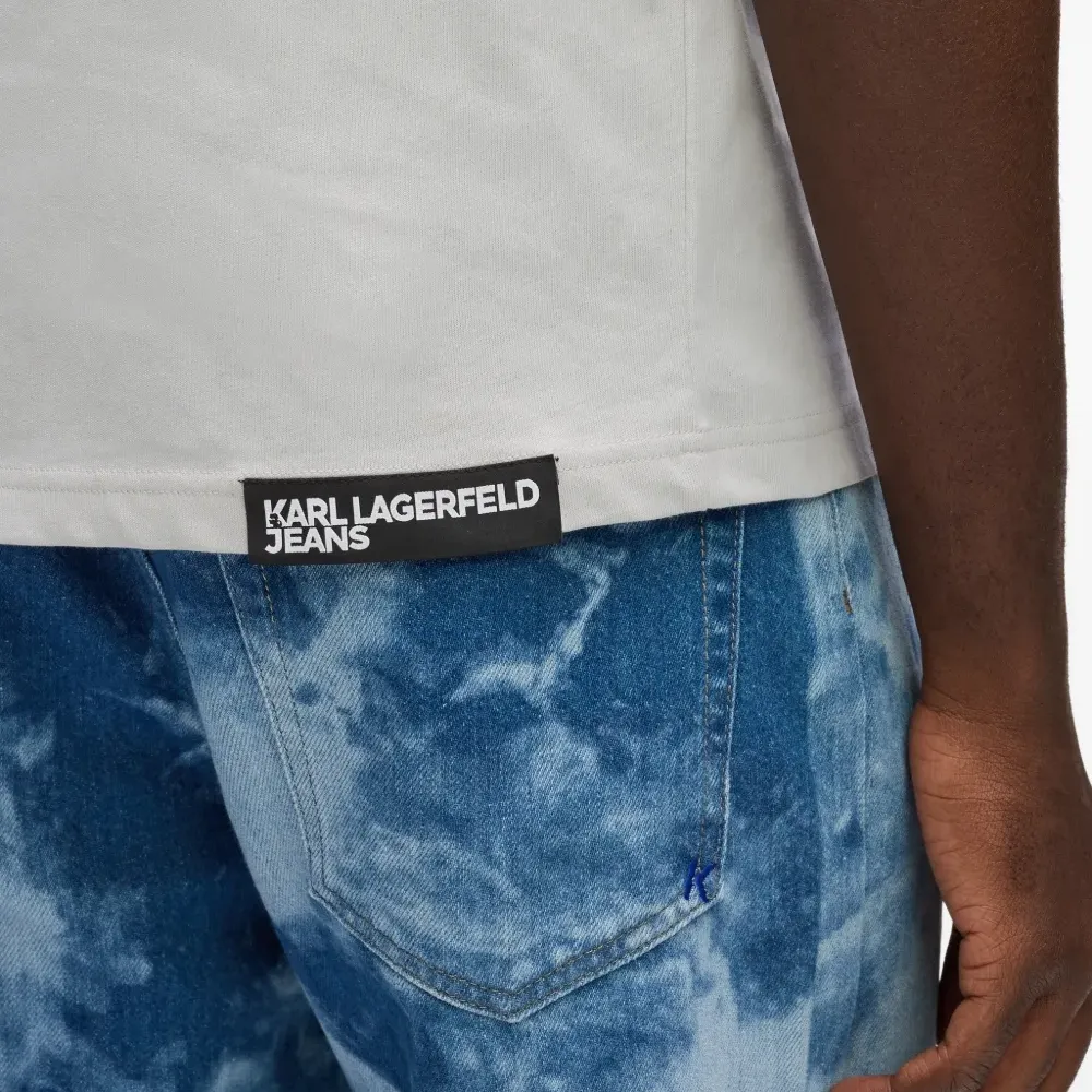 Футболка с круглым вырезом