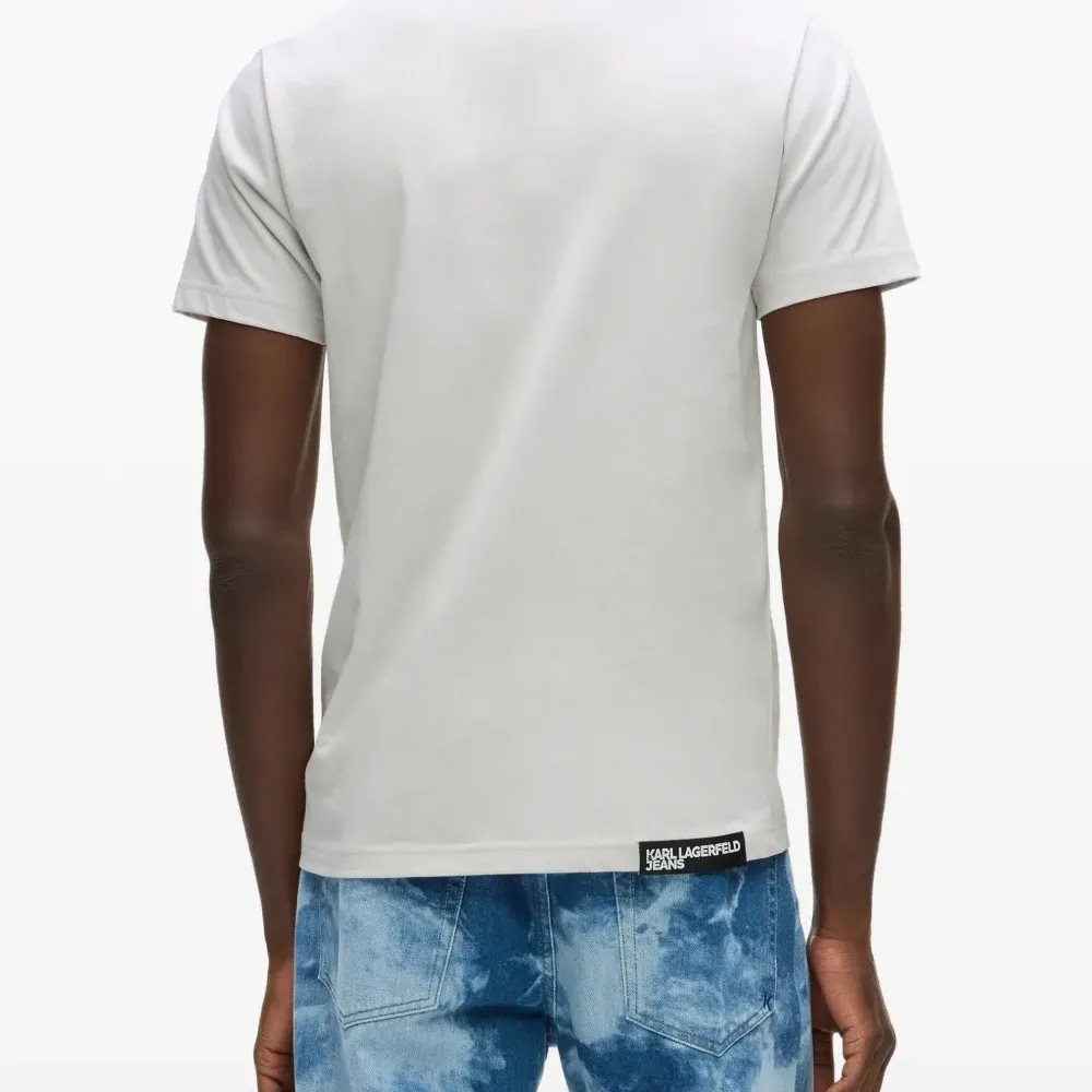 Футболка с круглым вырезом