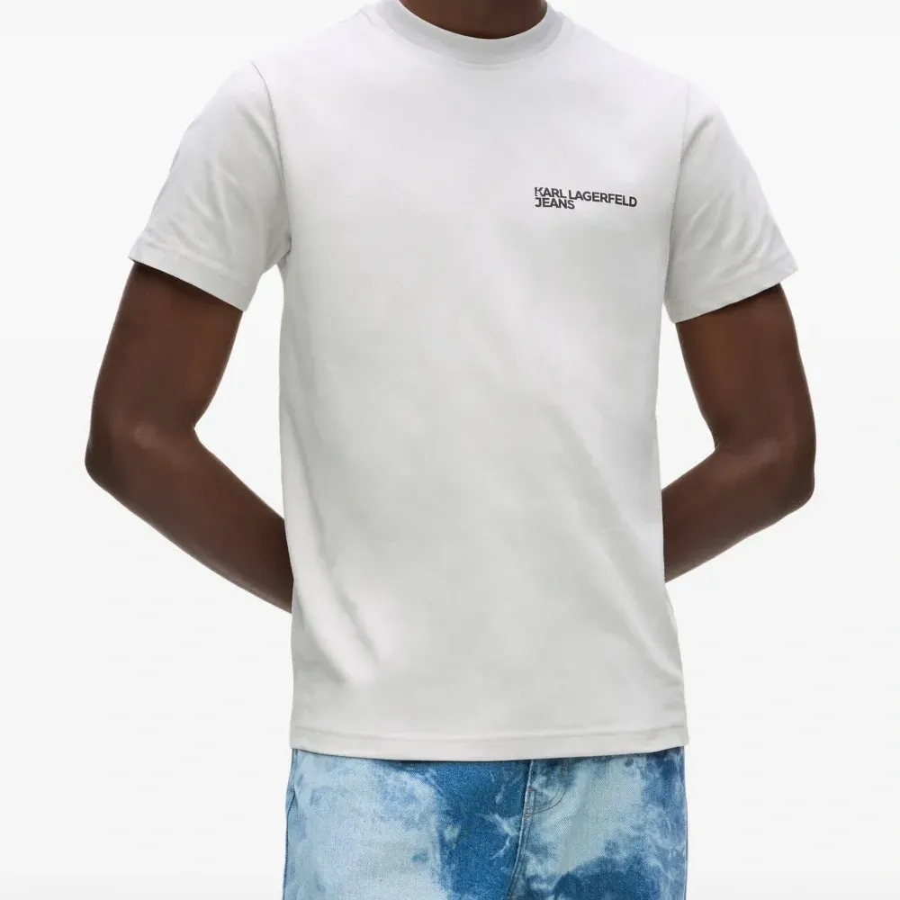 Футболка с круглым вырезом