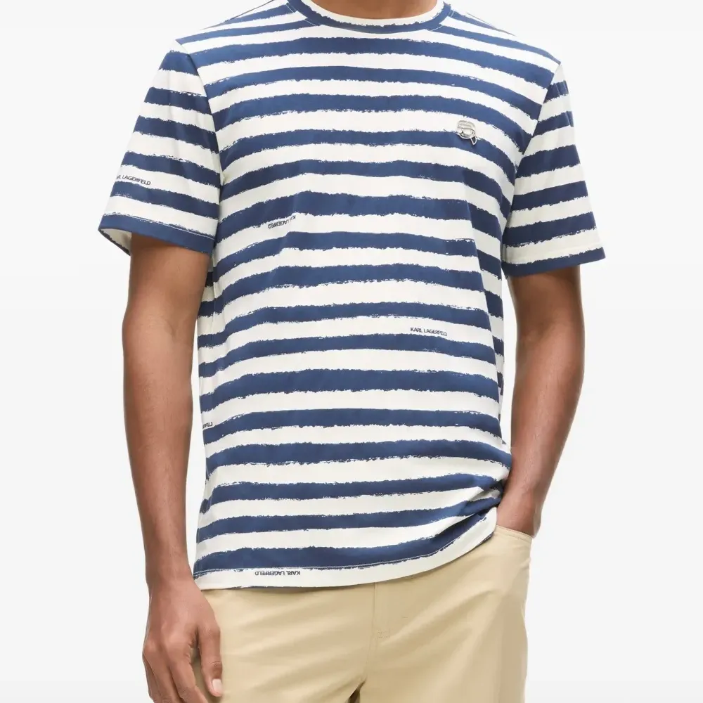 Полосатая футболка с принтом