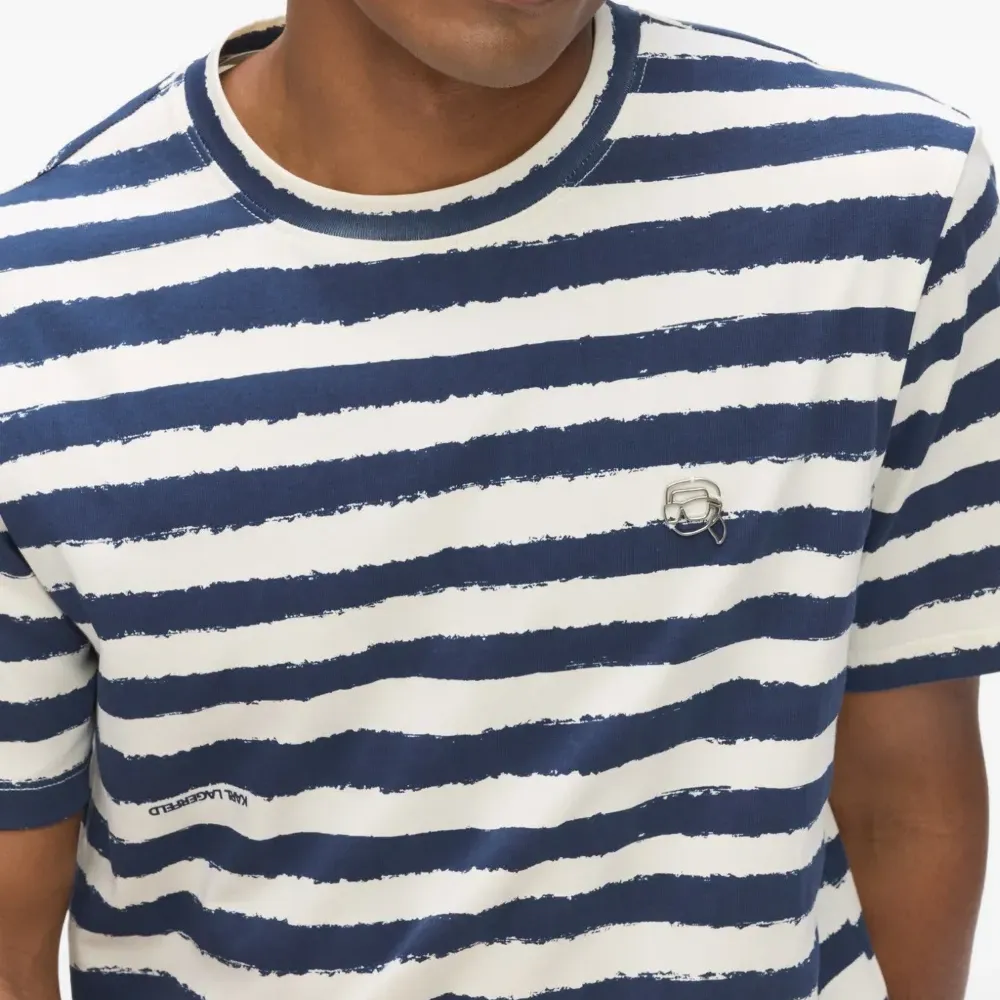 Полосатая футболка с принтом