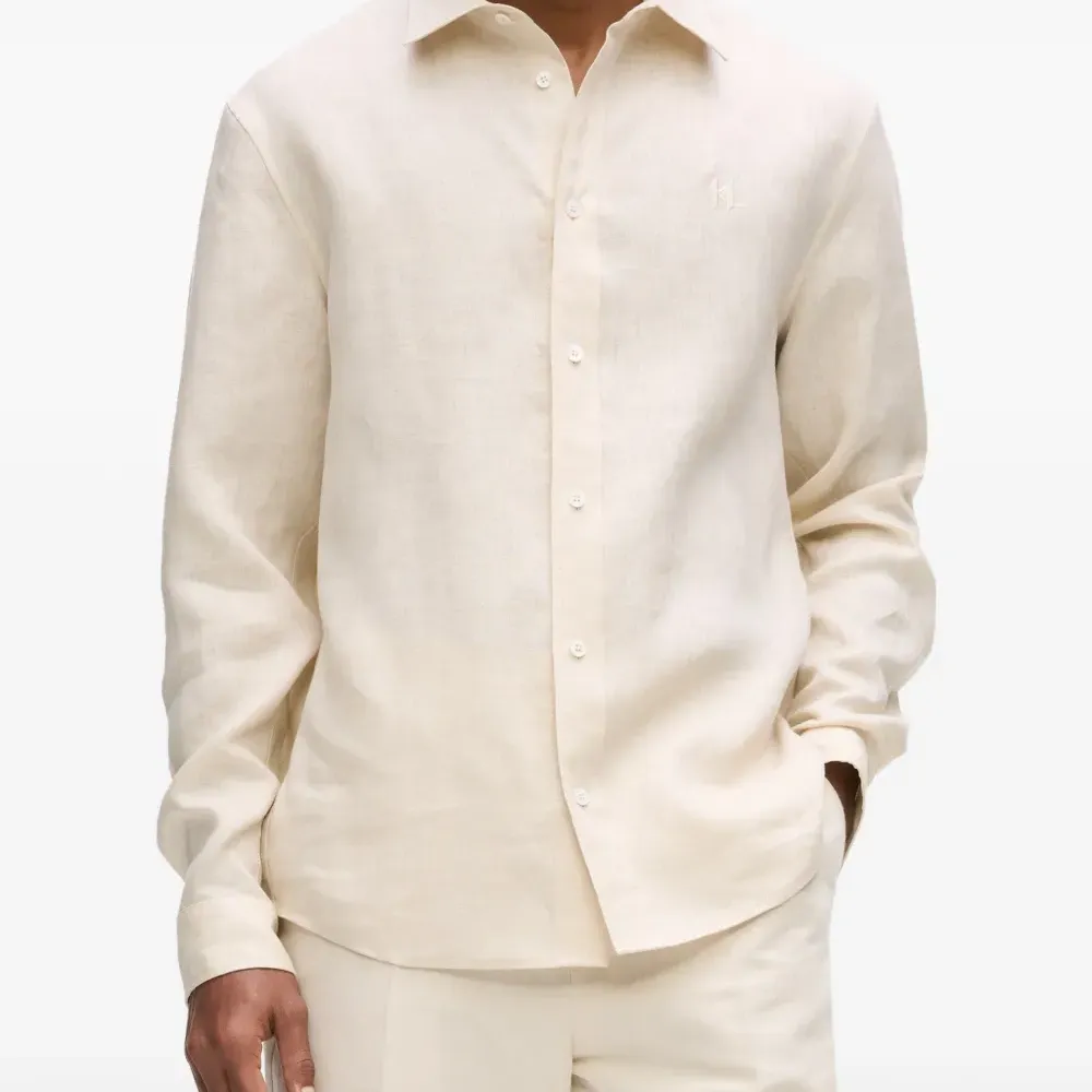 Льняная рубашка с вышивкой